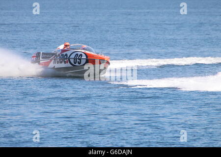 Das Quantum Racing Team während der ersten schottischen Grand Prix des Meeres, statt in Greenock am Firth of Clyde. Stockfoto