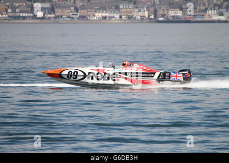 Das Quantum Racing Team während der ersten schottischen Grand Prix des Meeres, statt in Greenock am Firth of Clyde. Stockfoto