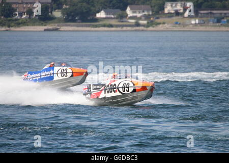 Das Quantum Racing Team während der ersten schottischen Grand Prix des Meeres, statt in Greenock am Firth of Clyde. Stockfoto