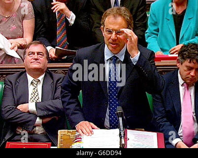 Bildschirmschnappung des Premierministers Tony Blair, der während der Fragestunde des Premierministers im Unterhaus in London sprach. Stockfoto