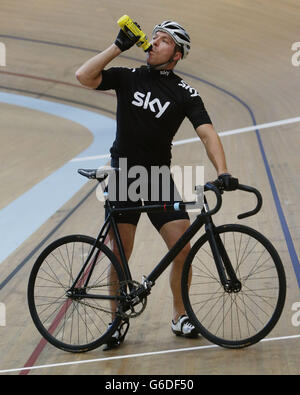 Chris Hoy genießt den Ruhestand. Sir Chris Hoy auf dem Sir Chris Hoy Velodrome in Glasgow, Schottland. Stockfoto