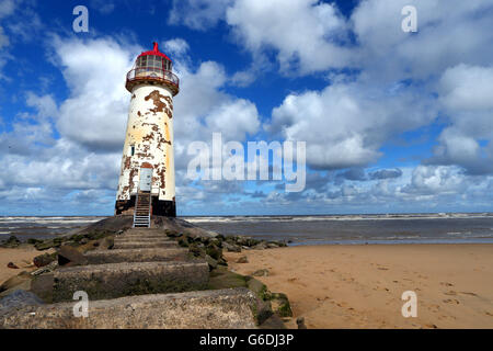 Eine allgemeine Ansicht des Talacre Lighthouse in Flintshire, Nordwales. Stockfoto