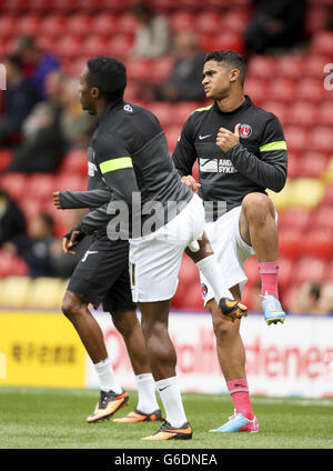 Fußball - Sky Bet Championship - Watford / Charlton Athletic - Vicarage Road. Ein allgemeiner Blick auf die Spieler, die sich vor dem MatchWatford's und Charlton Athletic's aufwärmen Stockfoto