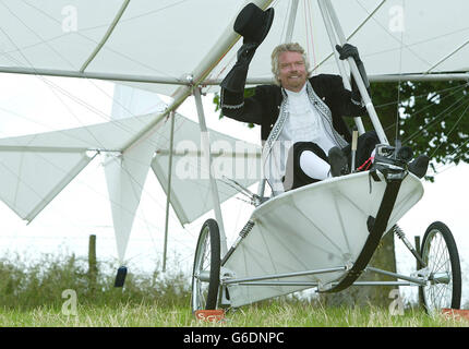 Richard Branson fliegt Replica Eindecker Stockfoto