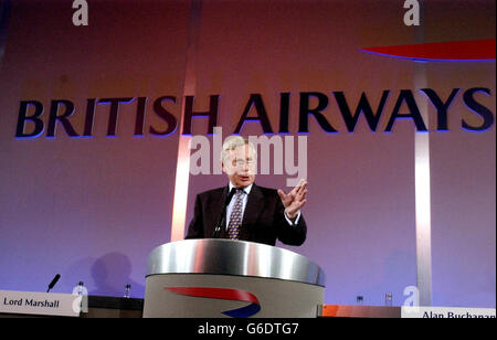 Lord Marshall spricht bei der Eröffnung der British Airways AGM im Queen Elizabeth II Center, London. Die Hoffnungen, dass Concorde nach Beendigung der Passagierflüge in diesem Herbst auf Flugshows fliegt, scheinen zu verblassen, wurde enthüllt. * British Airways habe die Möglichkeit, dass das Überschallflugzeug bei Sonderveranstaltungen fliegen kann, eingehend untersucht, sagte Lord Marshall, Vorsitzender der Fluggesellschaft. Stockfoto