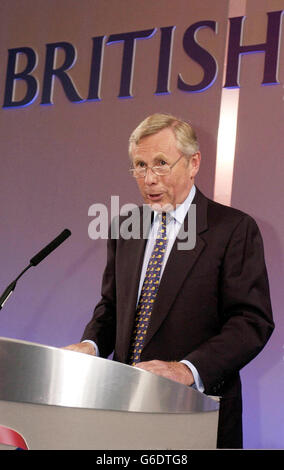 Lord Marshall, Vorsitzender von British Airways, spricht bei der Eröffnung der Generalversammlung von British Airways im Queen Elizabeth II Center in London. Die Hoffnungen, dass Concorde nach Beendigung der Passagierflüge in diesem Herbst auf Flugshows fliegt, scheinen zu verblassen, wurde enthüllt. * British Airways habe die Möglichkeit, dass das Überschallflugzeug bei besonderen Veranstaltungen fliegen kann, eingehend untersucht, sagte Lord Marshall. Stockfoto