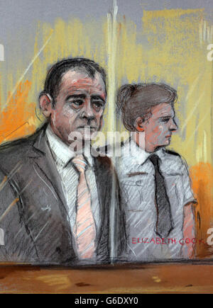 Court Künstler Skizze von Elizabeth Cook von Coronation Street Schauspieler Michael Le Vell in der Anklagebank am Manchester Crown Court, wo er der Vergewaltigung eines jungen Mädchens beschuldigt wird. Stockfoto