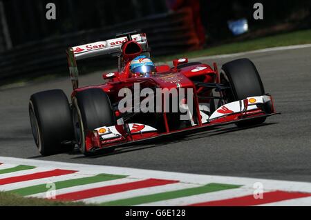 Ferrari Fernando Alonso von Spanien während des Trainingstages für den Großen Preis von Italien 2013 beim Autodromo di Monza in Monza, Italien. Stockfoto