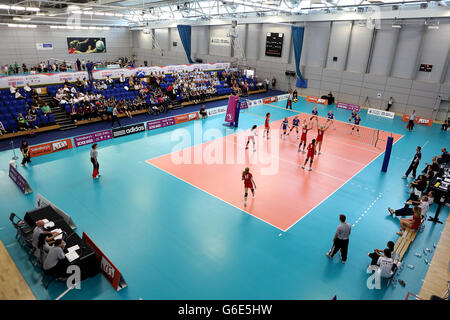 Gesamtansicht von Schottland Ost und Nord gegen England Central im Girls Volleyball am zweiten Tag der Sainsbury's 2013 School Games im English Institute of Sport, Sheffield. DRÜCKEN Sie VERBANDSFOTO. Bilddatum: Freitag, 13. September 2013. Bildnachweis sollte lauten: Chris Radburn/PA Wire Stockfoto