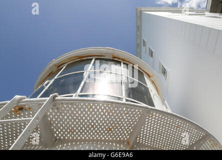 Die West-Leuchtturm - auch eine RSPB Seevogel Zentrum - auf Rathlin Island, County Antrim, Nordirland. Stockfoto