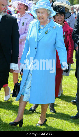Königin Elizabeth besucht die Isle of man. Die britische Königin Elizabeth II. Während ihres Besuchs auf der Isle of man. Stockfoto