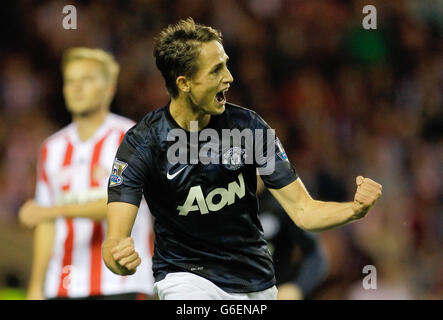 Adnan Januzaj von Manchester United feiert sein 2. Tor während des Barclays Premier League-Spiels Sunderland gegen Manchester United im Stadium of Light, Sunderland Stockfoto