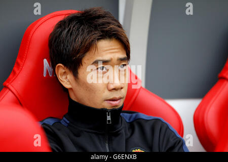 Shinji Kagawa auf der Bank vor dem Barclays Premier League-Spiel Sunderland gegen Manchester United im Stadium of Light, Sunderland Stockfoto