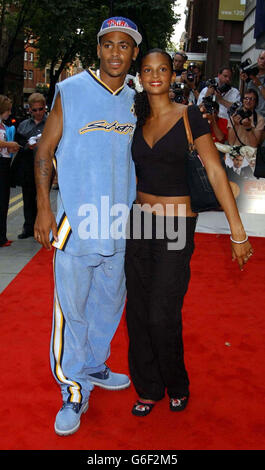 Alesha Dixon von Mis-Teeq und Harvey von so Solid Crew bei der Ankunft im Odeon Covent Garden in der Londoner Shaftesbury Avenue zur UK-Premiere von American Wedding, dem dritten American Pie Film. Stockfoto