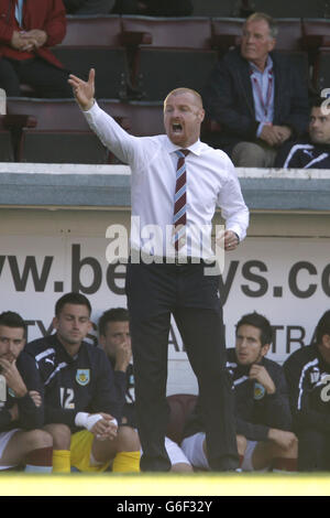 Fußball - Skybet Championship - Burnley / Charlton Athletic - Turf Moor. Burnleys Manager Sean Dyche zeigt sich an der Touchline Stockfoto