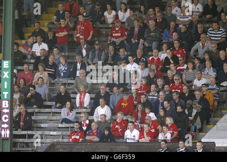 Fußball - Skybet Championship - Burnley / Charlton Athletic - Turf Moor. Charlton Athletic Fans auf den Tribünen Stockfoto