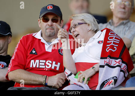 Fußball - Skybet Championship - Burnley / Charlton Athletic - Turf Moor. Charlton Athletic Fans auf den Tribünen Stockfoto