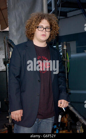 Gast Jack Osbourne während der Live-Aufnahme der britischen Ausgabe von MTV's TRL (Total Request Live) in den MTV's Studios in Camden, Nord-London. Stockfoto