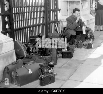 Royalty - Geburt von Prinz Andrew - Buckingham Palace, London Stockfoto