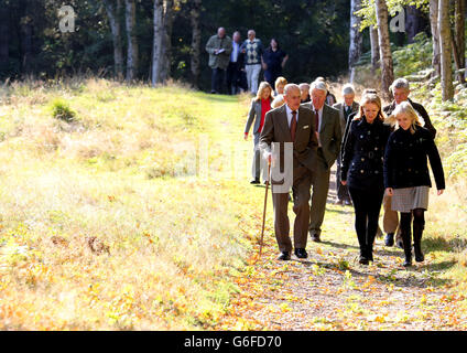 Der Duke of Edinburgh besucht ein TCV-Projekt im Dersingham Bog Nature Reserve, auf dem Royal Sandringham Estate, Norfolk. Stockfoto