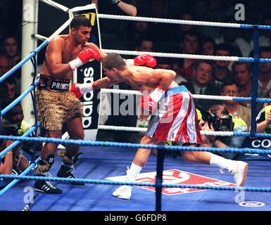 Boxen... Prince Naseem Hamed V Daniel Alicea Stockfoto