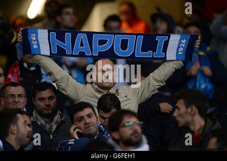 Fußball - UEFA Champions League - Gruppe F - Arsenal gegen Neapel - Emirates Stadium. Gesamtansicht der Napoli Fans in den Tribünen Stockfoto