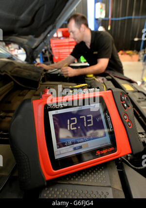 Auto-Reparatur-Lager Stockfoto