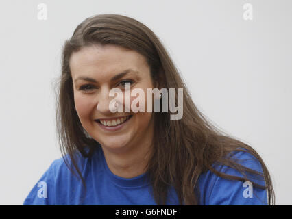 Sarah Warnock, Long Jump, wurde ausgewählt, um Team Scotland bei den Glasgow 2014 Commonwealth Games zu vertreten, während einer Fotoansammlung im People's Palace und Winter Gardens in Glasgow. DRÜCKEN Sie VERBANDSFOTO. Bilddatum: Mittwoch, 25. September 2013. Insgesamt 27 Sportler - 23 aus der Leichtathletik und vier Squash-Spieler - wurden im Team Scotland bestätigt, da der Countdown für die Spiele die 300-Tage-Marke erreicht. Siehe PA Story SPORT Commonwealth. Bildnachweis sollte lauten: Danny Lawson/PA Wire. Stockfoto