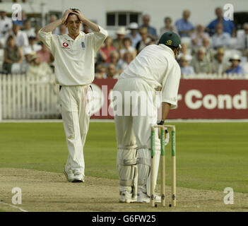 Eng SA 21 Kirtley vermisst wicket Stockfoto