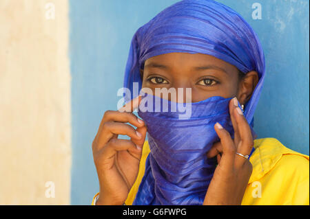 Muslimisches Mädchen in einem erstaunt, Harar, Äthiopien Stockfoto