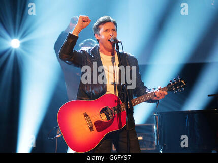 Gast James Blunt tritt während der Dreharbeiten zur Graham Norton Show in den London Studios im Süden Londons auf, die am Freitagabend auf BBC One ausgestrahlt werden. Stockfoto