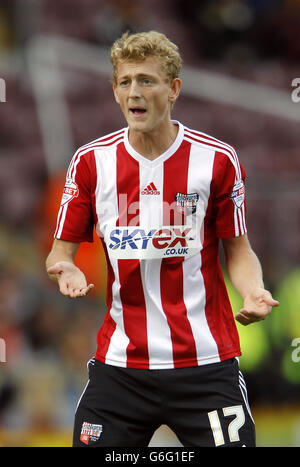 Fußball - Sky Bet League One - Bradford City / Brentford - Coral Windows Stadium. George Saville, Brentford Stockfoto