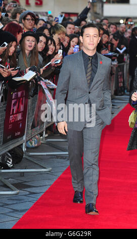 Joseph Gordon-Levitt besucht die Vorführung seines neuen Films Don Jon im Londoner Odeon West End. Stockfoto