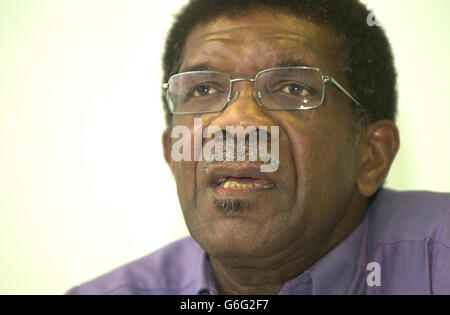 Sir Bill Morris, Generalsekretär der Transport & General Workers Union, hält eine Pressekonferenz am Vorabend des jährlichen TUC-Kongresses in Brighton. Stockfoto