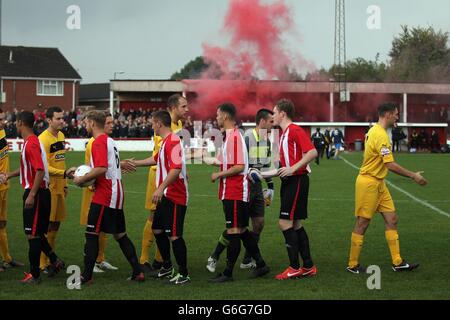 Fußball - FA Cup Qualifikation - 3. Runde - Atherstone Stadt V Barrow - Sheepy Road Stockfoto