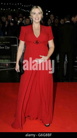 Kate Winslet nimmt an der offiziellen Vorführung des Labor Day während des BFI London Film Festival im Odeon Leicester Square, London Teil Stockfoto