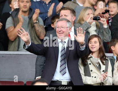 Fußball - Barclays Premier League - Manchester United / Southampton - Old Trafford. Der ehemalige Manager von Manchester United, Sir Alex Ferguson, steht auf der Tribüne Stockfoto