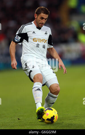 Fußball - Barclays Premier League - Cardiff City / Swansea City - Cardiff City Stadium. Angel Rangel von Swansea City während des Spiels der Barclays Premier League im Cardiff City Stadium, Cardiff. Stockfoto