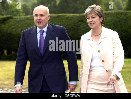 Iain Duncan Smith Schatten Schrank Weg Tag Stockfoto