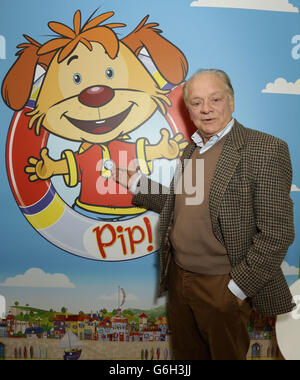 Sir David Jason während der Lisle International Präsentation seiner neuesten Vorschulimmobilie und animierten TV-Serie PIP auf der Brand Licensing Europe Ausstellung in Olympia im Westen Londons. Stockfoto