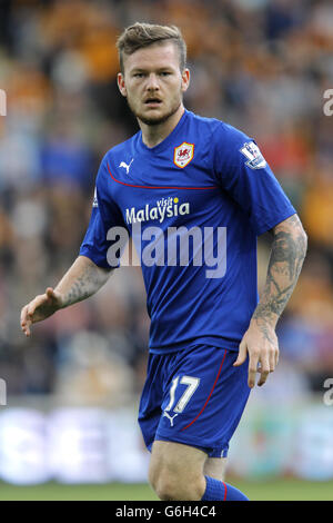 Fußball - Barclays Premier League - Hull City / Cardiff City - KC Stadium. Aron Gunnarsson, Cardiff City Stockfoto