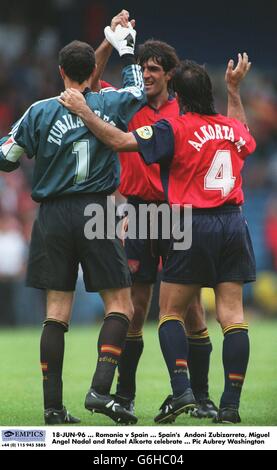 Die Spanier Andoni Zubizarreta, Miguel Angel Nadal und Rafael Alkorta feiern Stockfoto