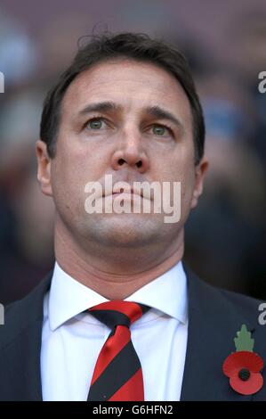 Fußball - Barclays Premier League - Aston Villa gegen Cardiff City - Villa Park. Cardiff City Manager Malky Mackay vor dem Spiel Stockfoto