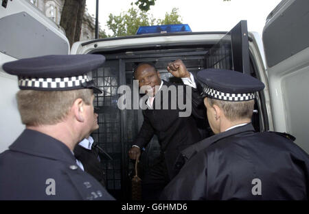 Chris Eubank nach Irak Protest verhaftet Stockfoto