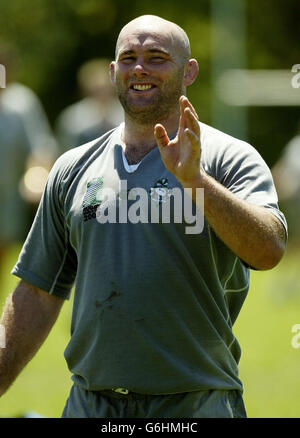 John Hayes während der irischen Trainingseinheit auf dem East Coast Grammar School Grounds in der Nähe von Gosford, New South Wales, Australien. KEINE NUTZUNG DES MOBILTELEFONS. WEBSITES DÜRFEN WÄHREND DES SPIELS NUR ALLE FÜNF MINUTEN EIN BILD VERWENDEN. Stockfoto