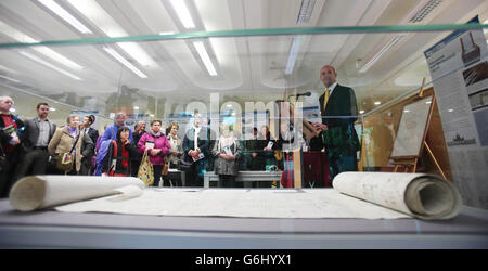 Professor Philip Nolan, der Präsident der NUI Maynooth, spricht als Morpeth-Rolle, die der breiten Öffentlichkeit auf der NUI Maynooth in Co Kildare gezeigt wurde. Stockfoto