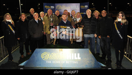 Greyhound Racing - William Hill St Leger Meeting - Wimbledon Stadion Stockfoto