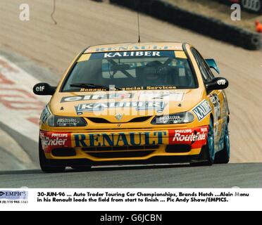 30-JUN-96, Auto Trader Touring Car Championships, Brands Hatch, Alain Menu führt mit seinem Renault das Feld von Anfang bis Ende an Stockfoto