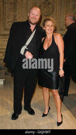 Die EastEnders-Schauspieler Steve McFadden und LucyBenjamin kommen für die jährlichen National Television Awards in die Royal Albert Hall im Zentrum von London. Stockfoto