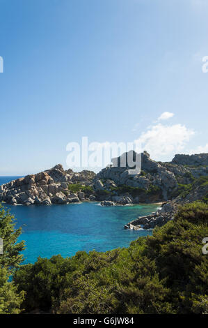 Farben des Meeres in Cala Spinosa eine Bucht von Capo Testa in der Gallura Stockfoto